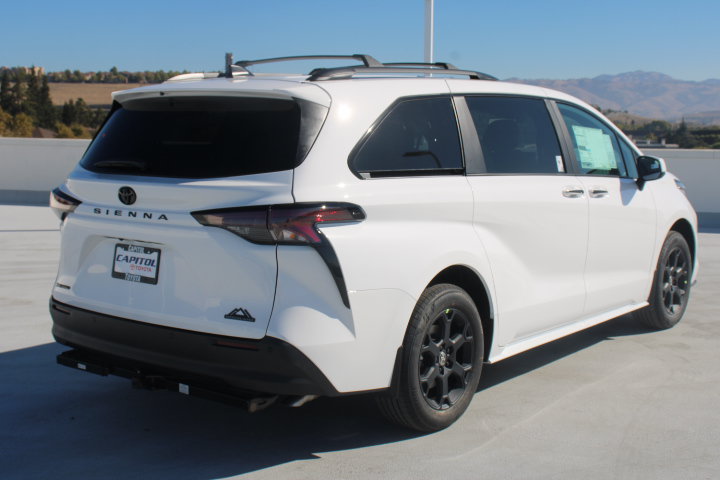 New 2026 Toyota Sienna XLE Woodland Edition AWD/4WD image 3
