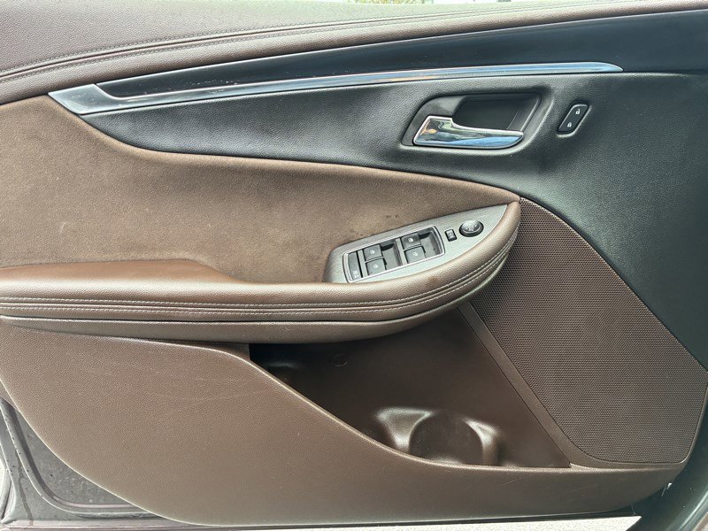 Used 2015 Chevrolet Impala LT w/ Convenience Package image 15