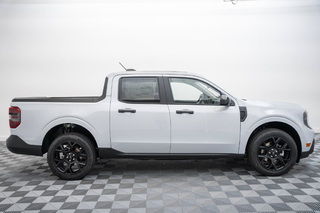 New 2026 Ford Maverick XLT w/ Equipment Group 301A AWD/4WD image 3