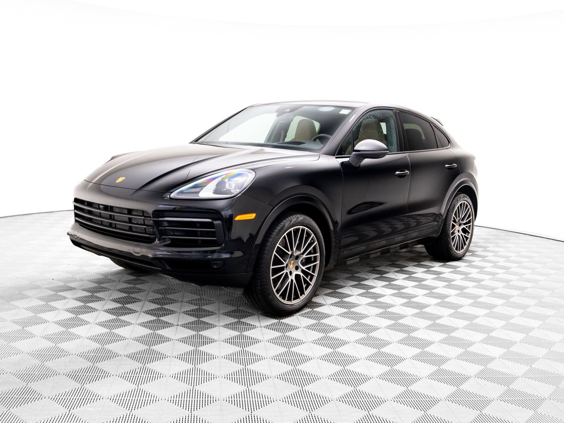 Certified 2023 Porsche Cayenne Platinum Edition image 1