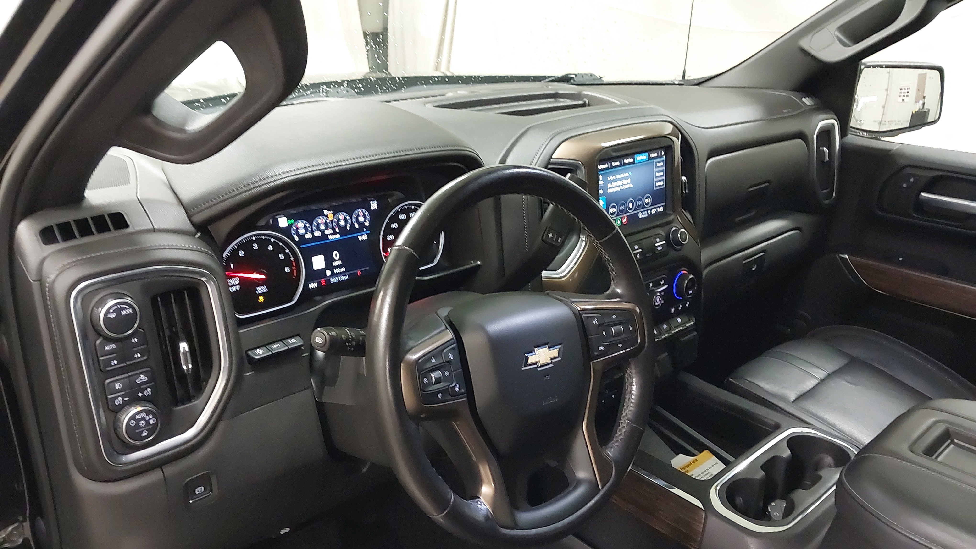 Used 2021 Chevrolet Silverado 1500 High Country w/ Technology Package AWD/4WD image 17