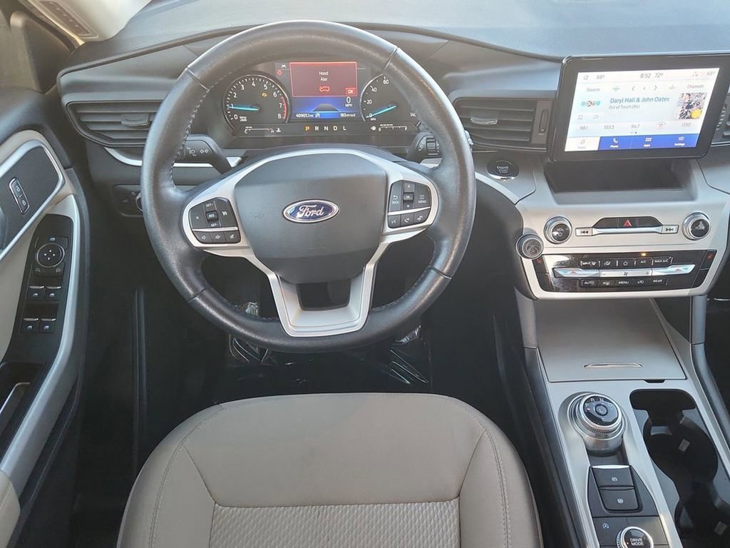 Used 2022 Ford Explorer XLT image 13