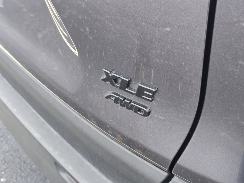 Used 2024 Toyota RAV4 XLE AWD/4WD image 11