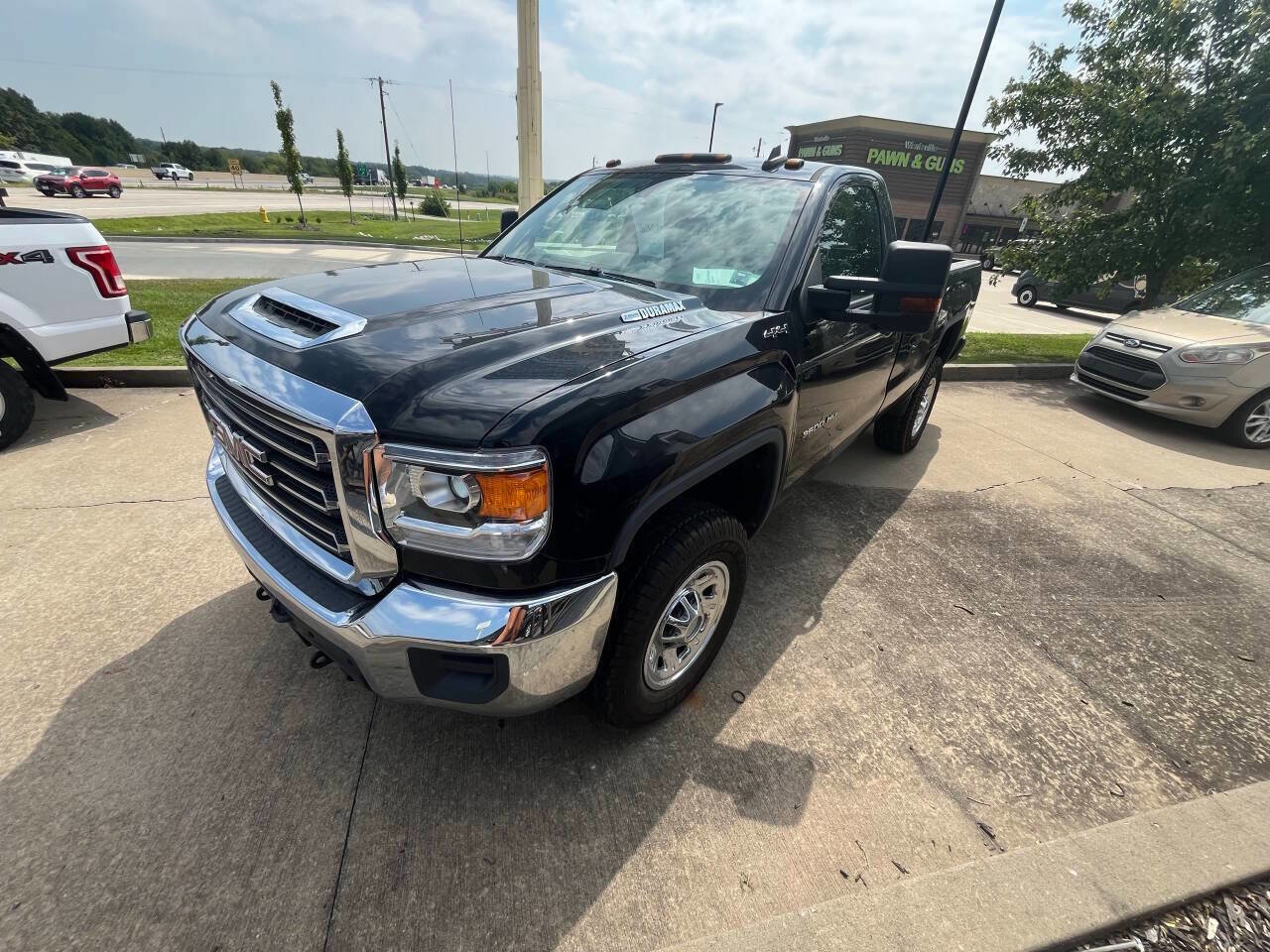 Used 2017 GMC Sierra 3500 4x4 Regular Cab w/ Sierra Convenience Package image 19