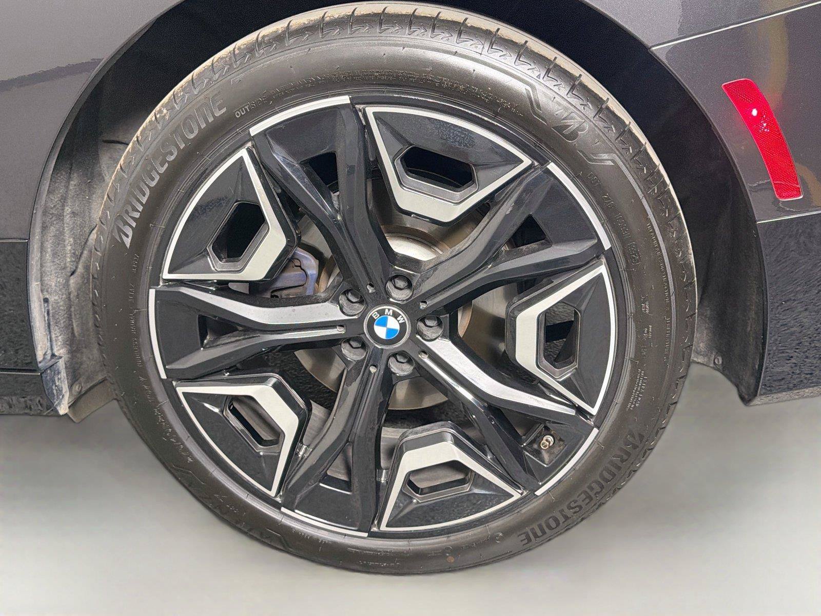 Used 2023 BMW iX M60 w/ Executive Package AWD/4WD image 32