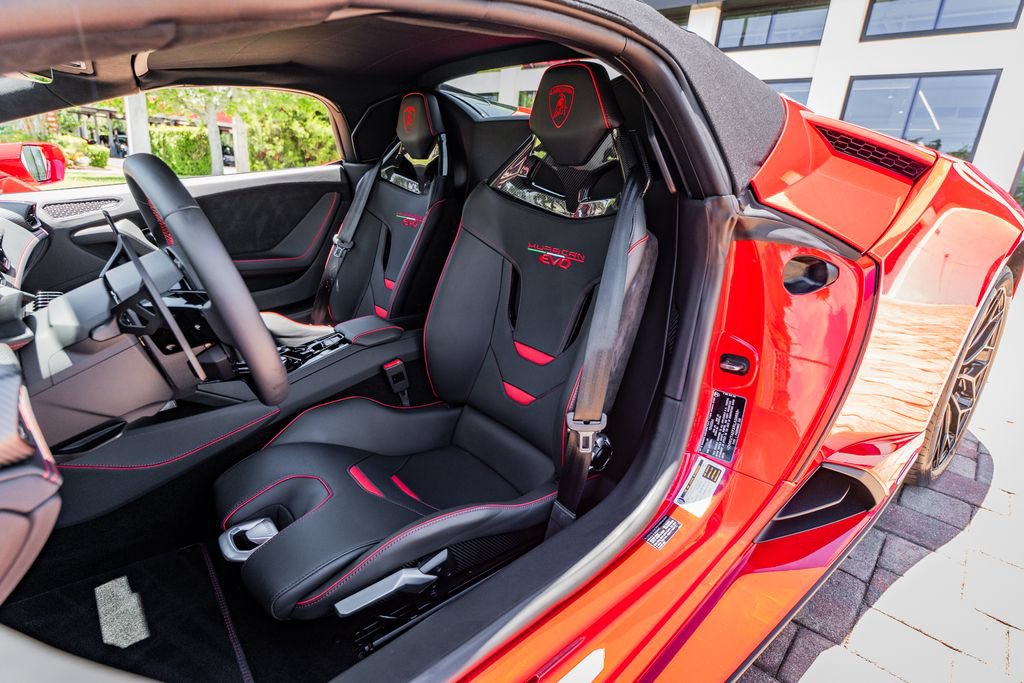 Used 2024 Lamborghini Huracan EVO AWD/4WD image 19