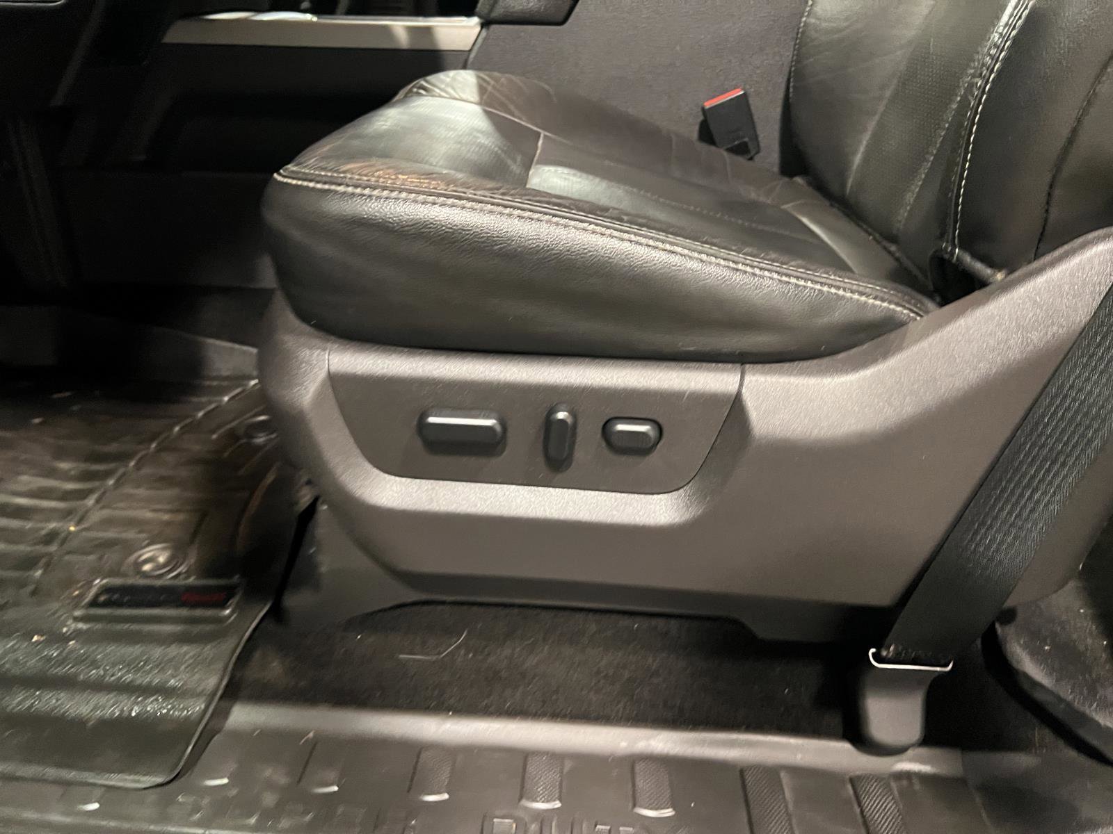 Used 2014 Ford F350 Lariat w/ Lariat Ultimate Package image 23