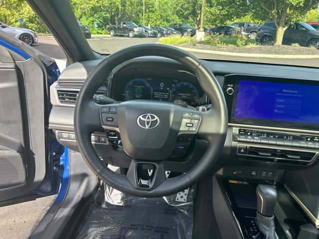 Used 2025 Toyota Camry XSE FWD image 15
