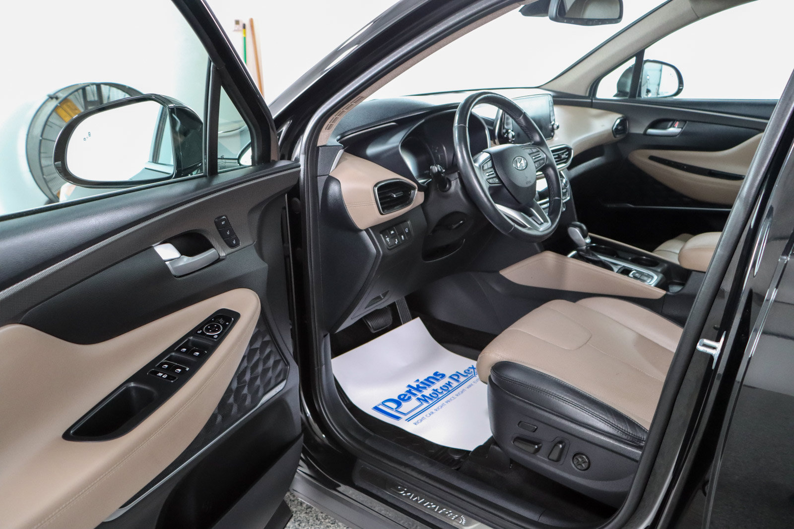 Used 2020 Hyundai Santa Fe Limited FWD image 3