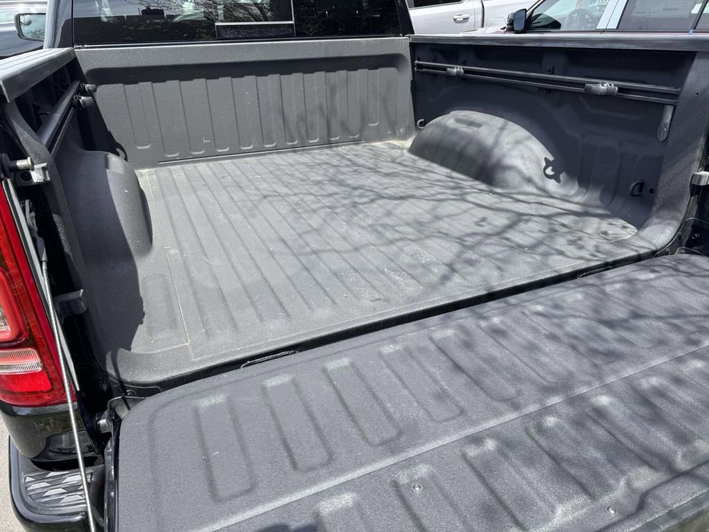 Used 2022 RAM 1500 Laramie w/ Sport Appearance Package AWD/4WD image 10