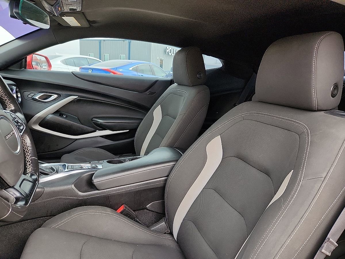 Used 2021 Chevrolet Camaro LT image 7