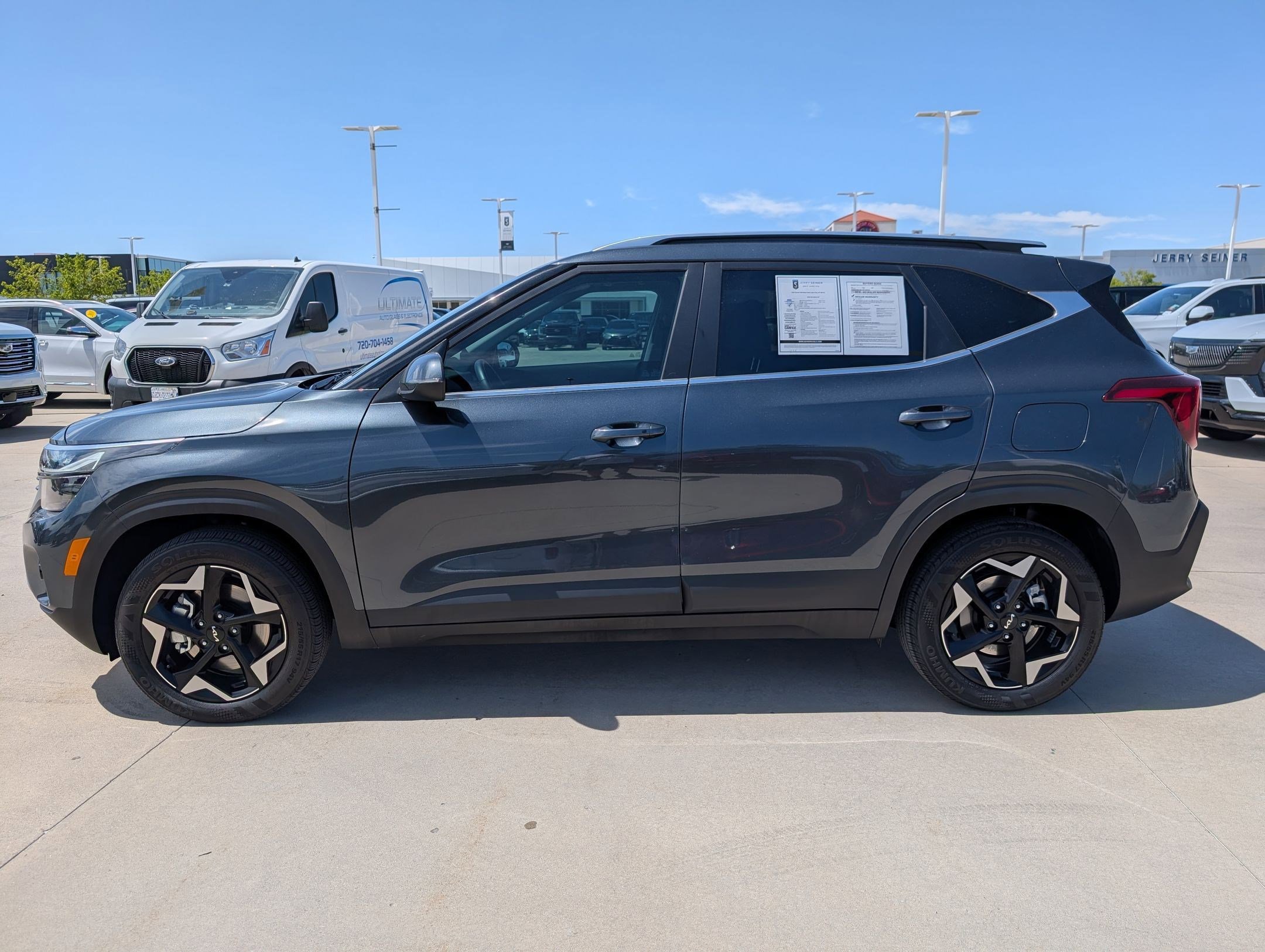 Certified 2024 Kia Seltos EX AWD/4WD image 2