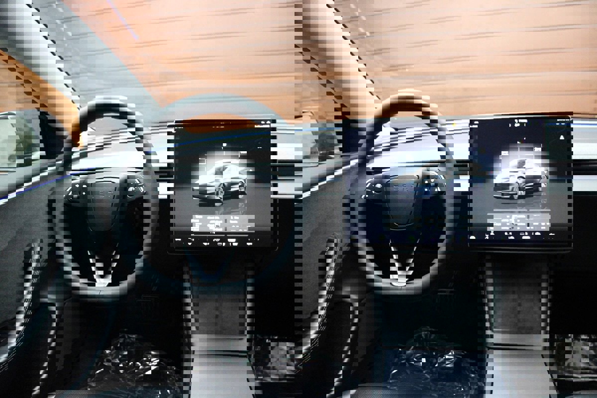 Used 2025 Tesla Model 3 Long Range image 37