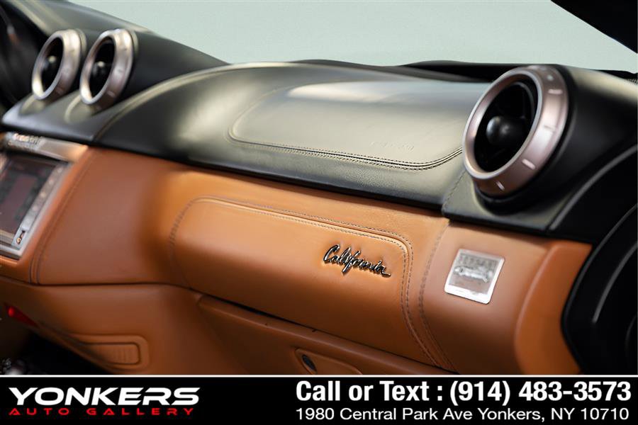 Used 2010 Ferrari California RWD image 29