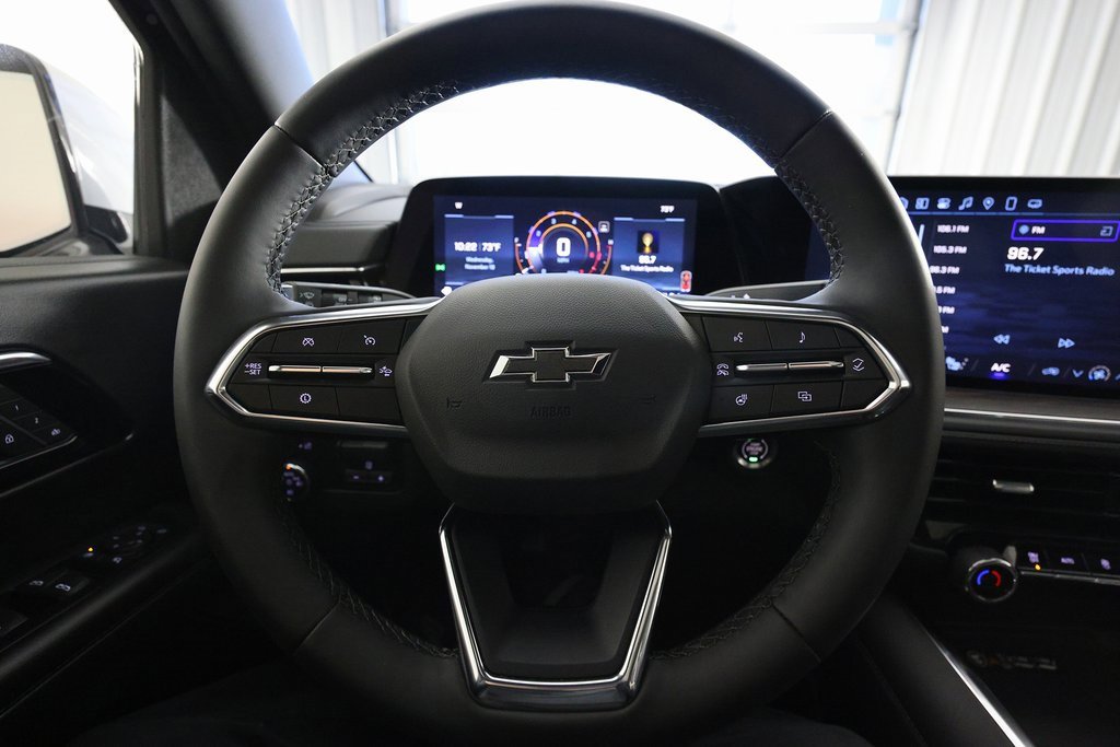 Used 2025 Chevrolet Suburban Z71 w/ Comfort Package image 24