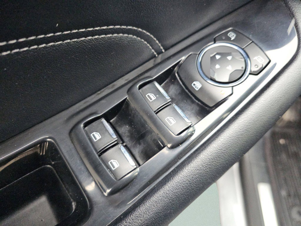 Used 2016 Ford Edge Titanium w/ Technology Package image 27