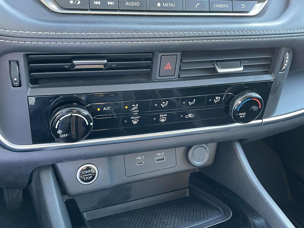 Used 2023 Nissan Rogue S image 26