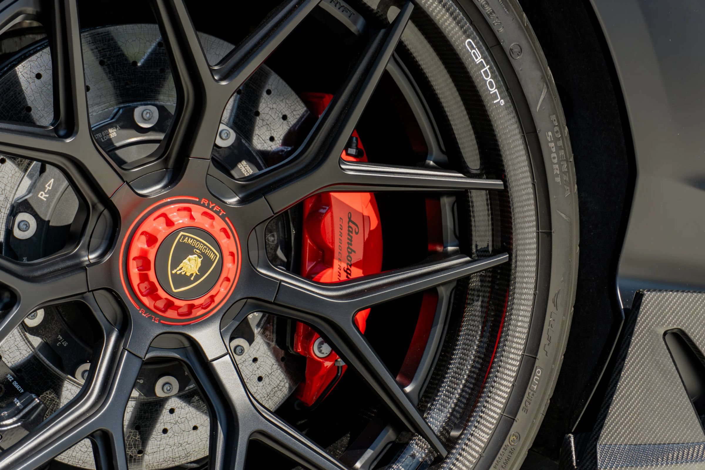 Used 2025 Lamborghini Revuelto AWD/4WD image 46