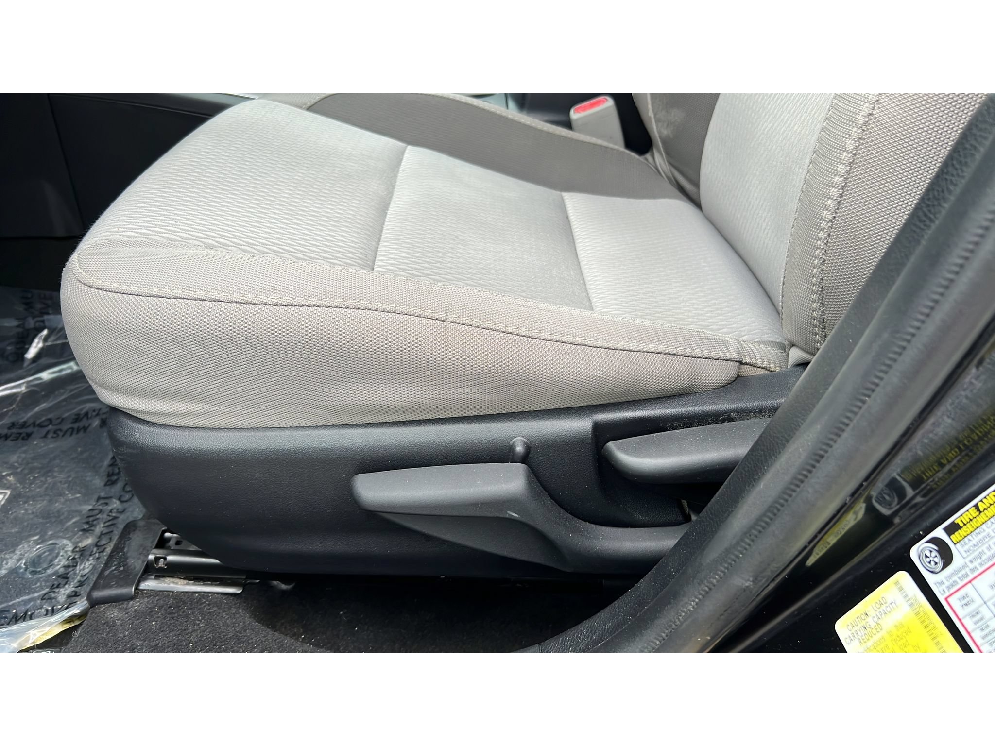 Used 2017 Toyota Corolla LE w/ Carpet Mat Package (TMS) FWD image 25