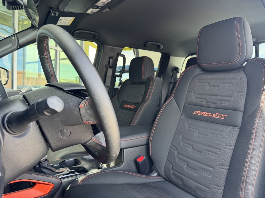 Used 2024 Nissan Frontier PRO-4X w/ Off-Road Protection Package image 35