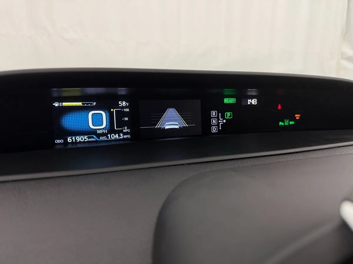 Used 2017 Toyota Prius Prime Advanced FWD image 16