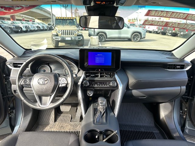 Certified 2023 Toyota Venza LE AWD/4WD image 11