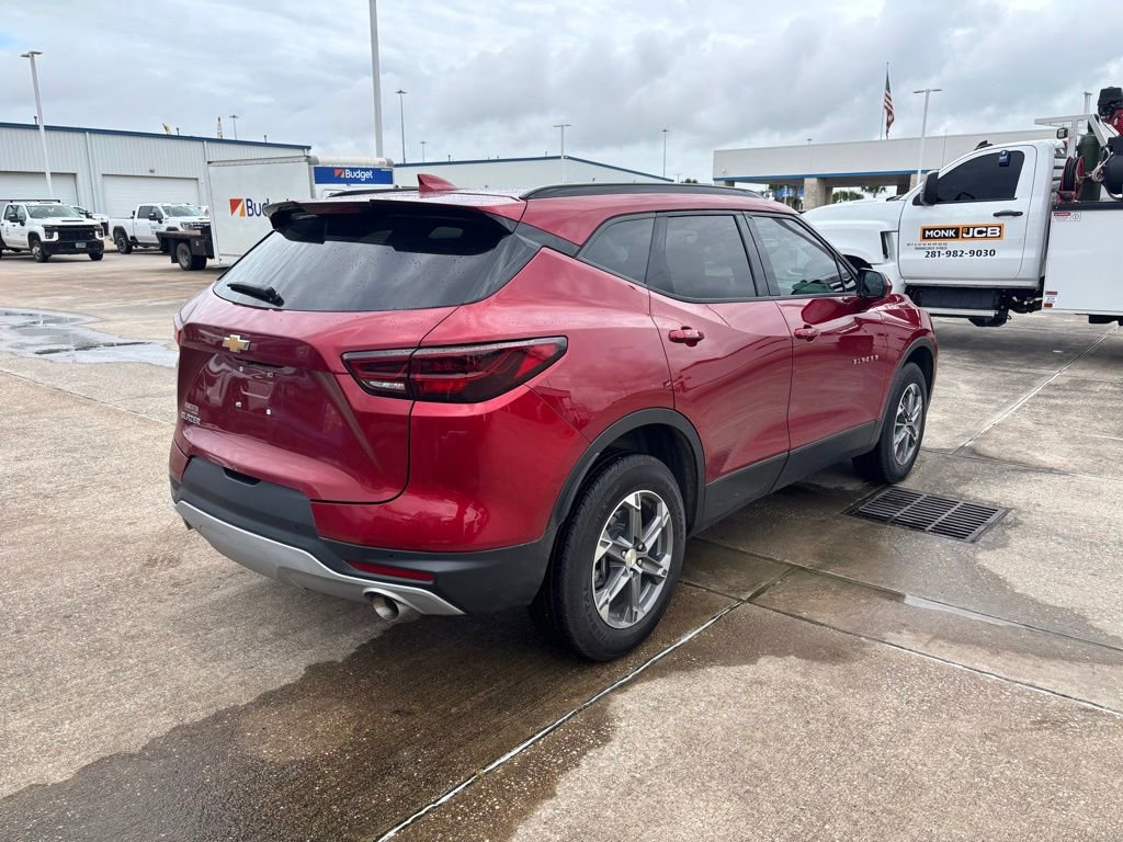 Used 2026 Chevrolet Blazer LT w/ Convenience Package FWD image 5