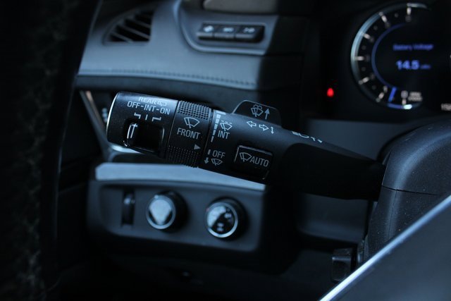 Used 2016 Cadillac Escalade Platinum image 8