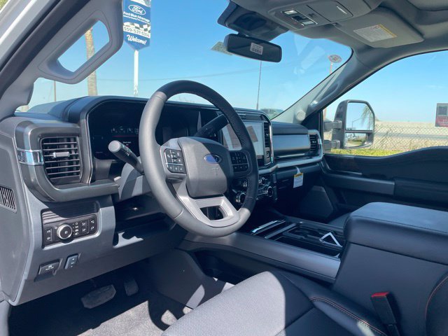 New 2026 Ford F250 Lariat w/ Black Appearance Package AWD/4WD image 9