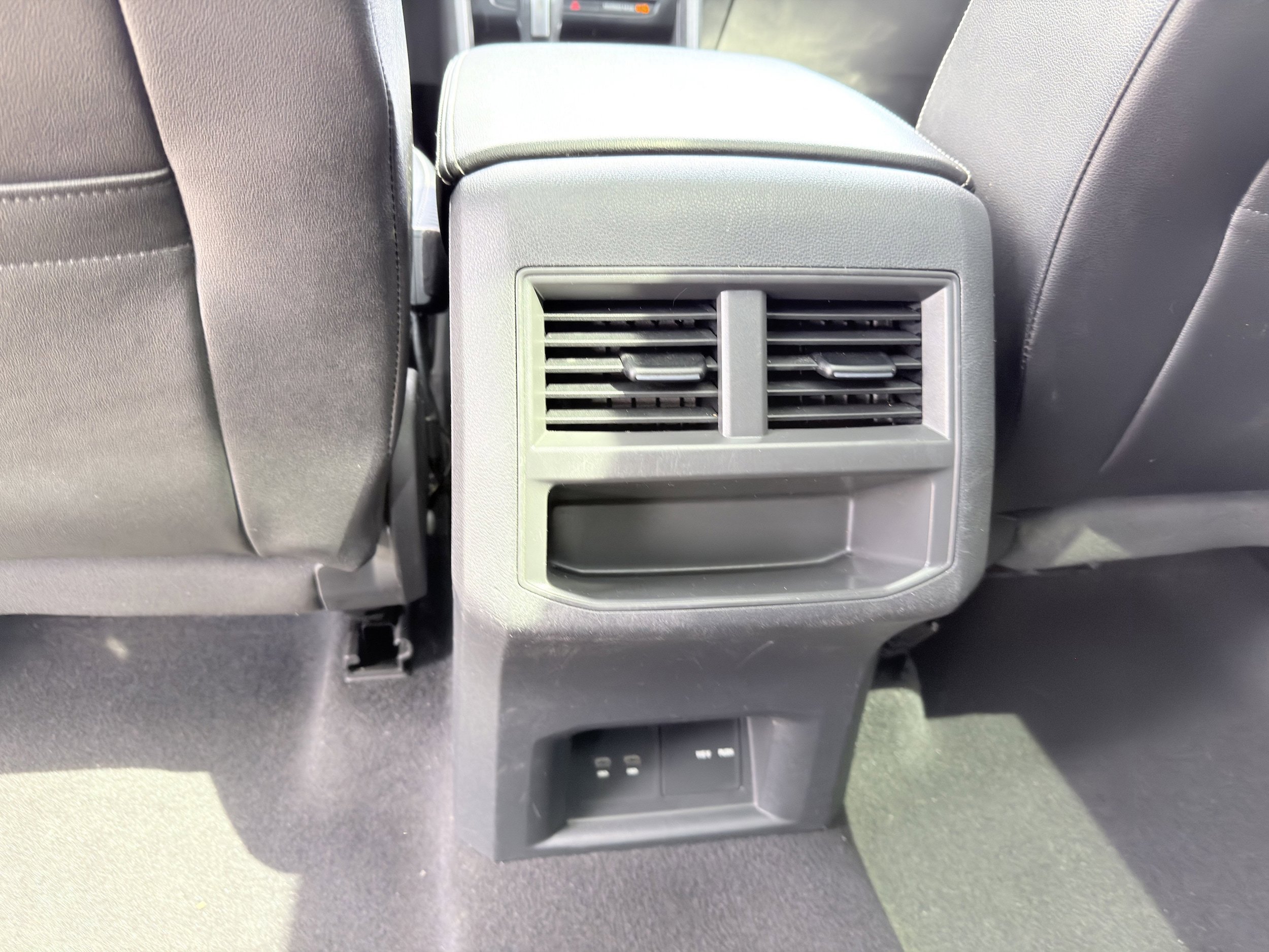 Used 2021 Volkswagen Atlas Cross Sport SE w/ Panoramic Sunroof Package FWD image 21