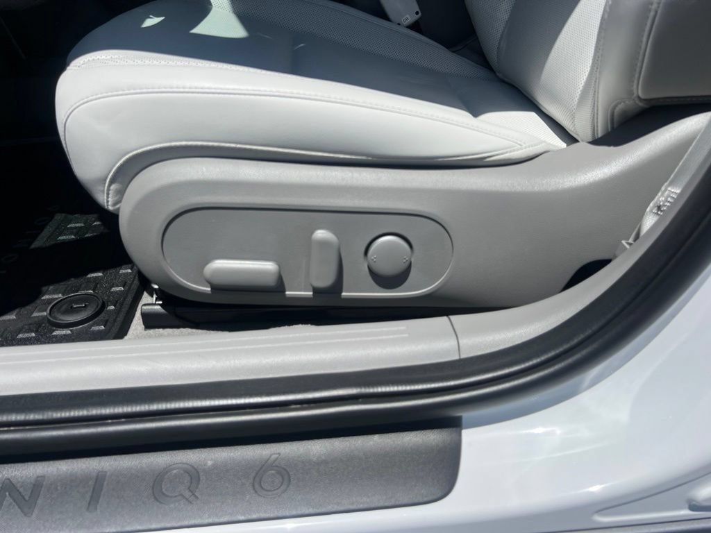 Used 2024 Hyundai Ioniq 6 SEL RWD image 33