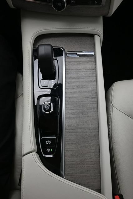 Used 2023 Volvo XC90 B6 Plus w/ Protection Package AWD/4WD image 11