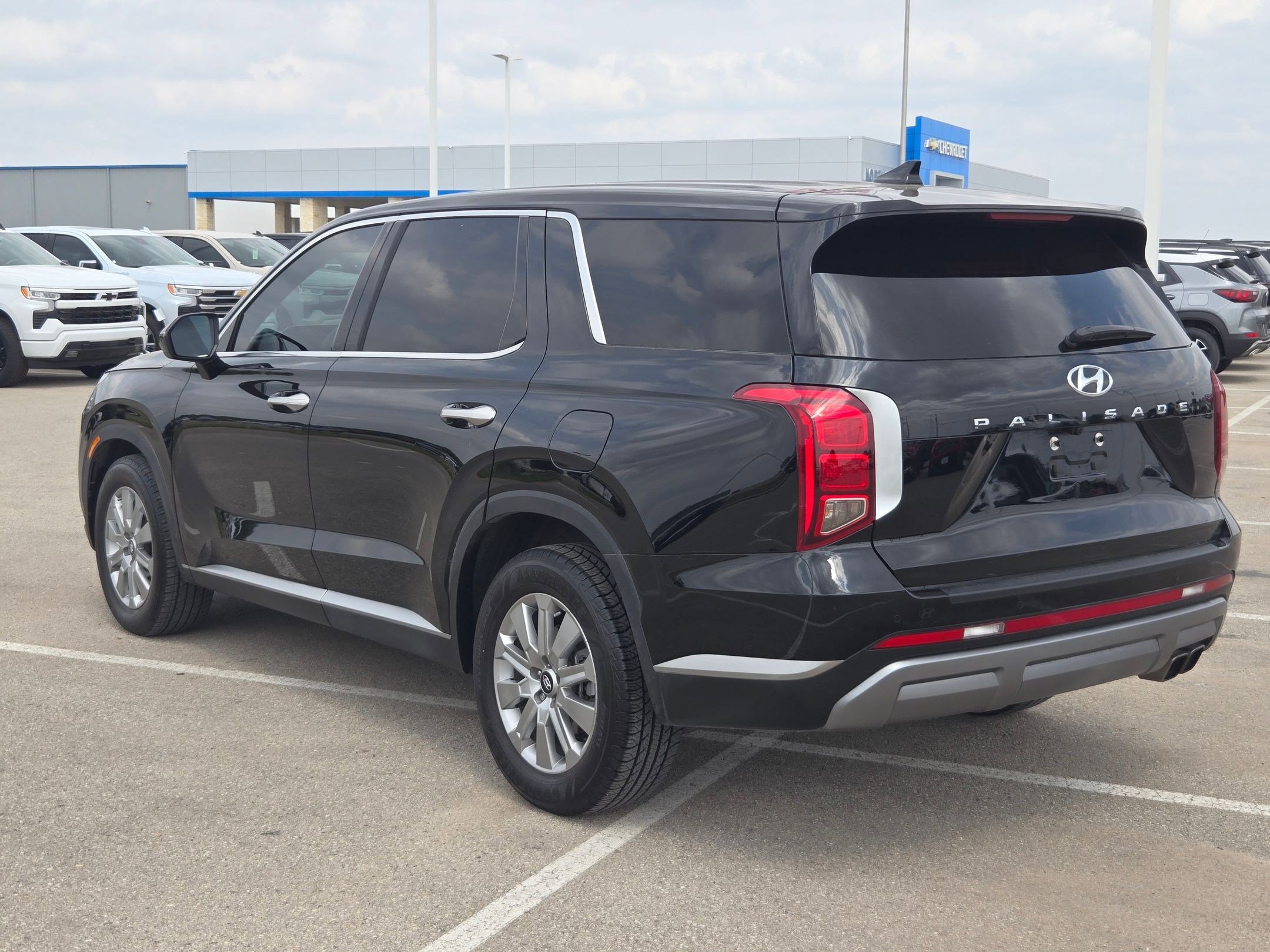 Used 2025 Hyundai Palisade SE image 5