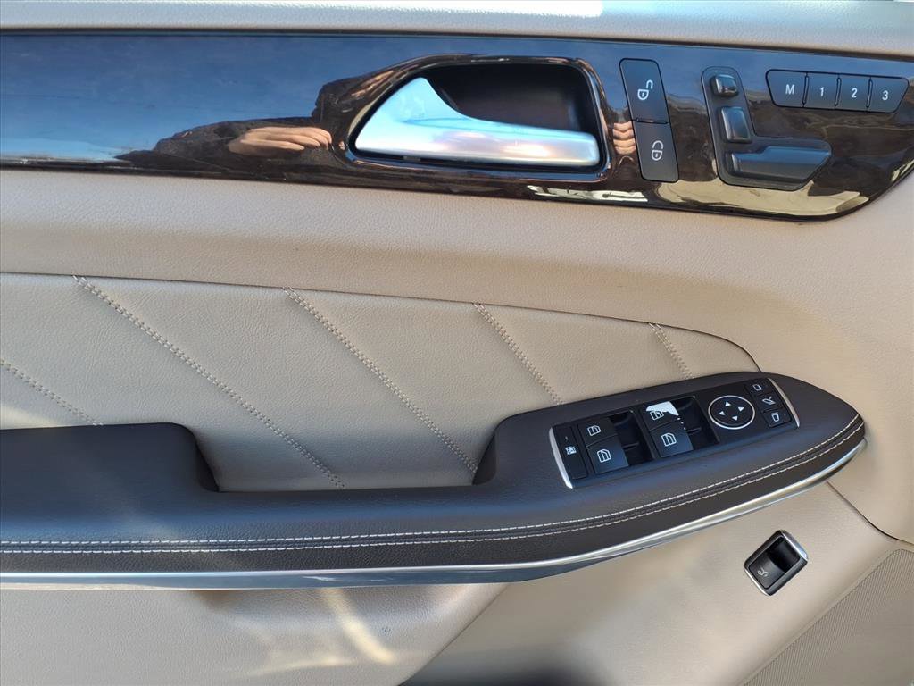 Used 2014 Mercedes-Benz GL 450 4MATIC image 21