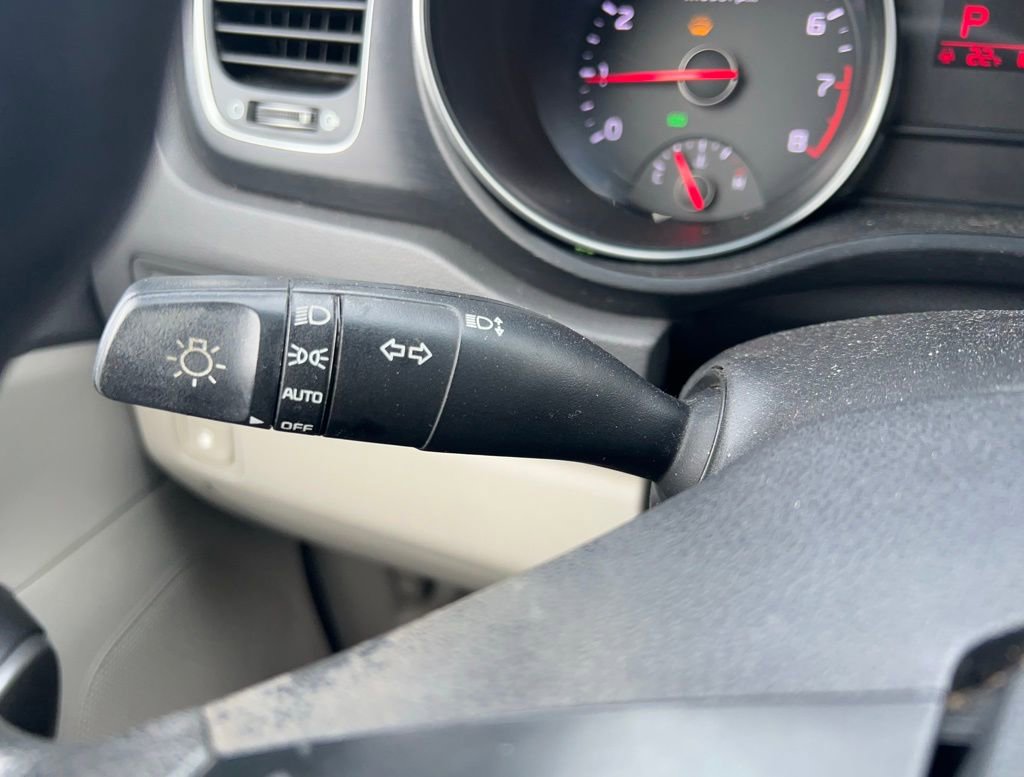 Used 2015 Kia Sedona LX w/ LX Convenience Package image 13