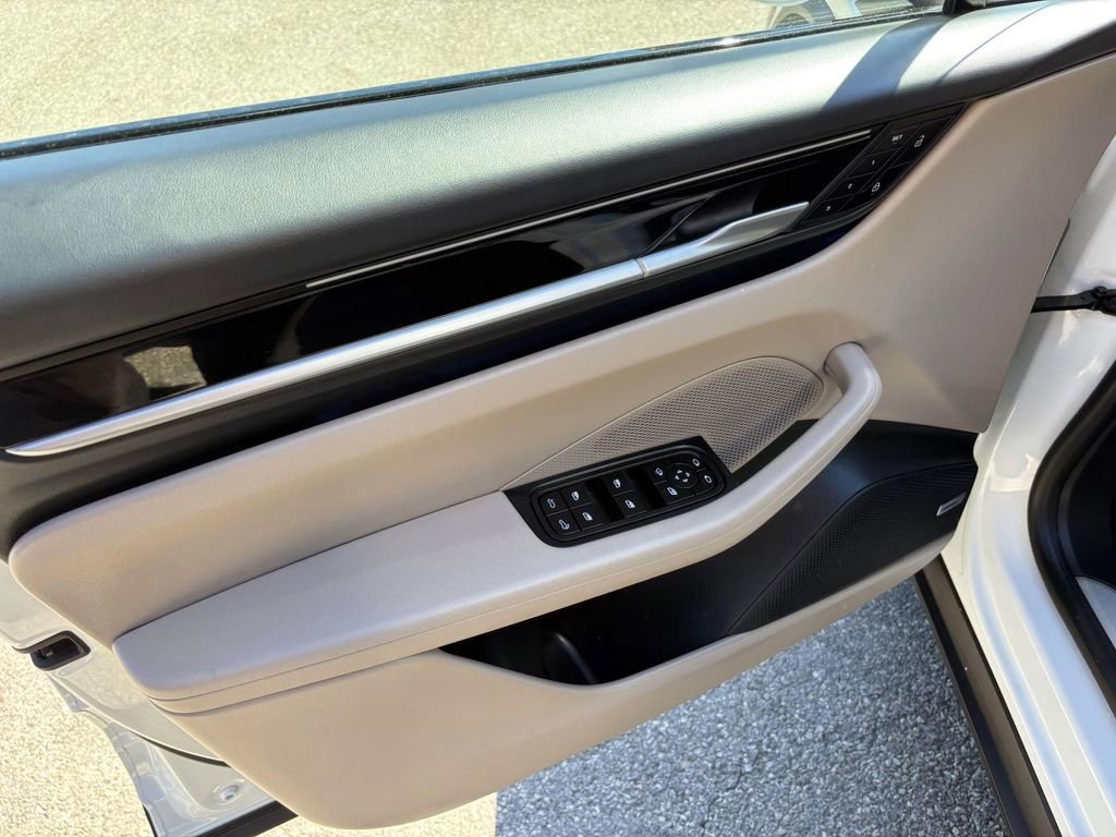 Used 2024 Porsche Macan 4 Electric image 22