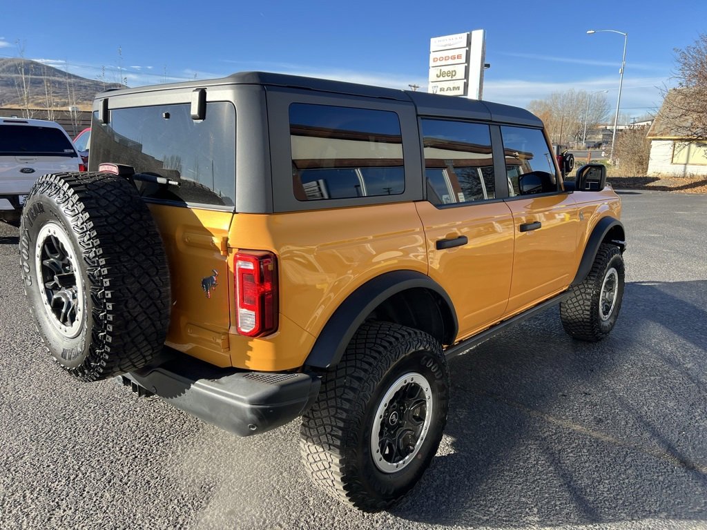 Used 2022 Ford Bronco Black Diamond image 5
