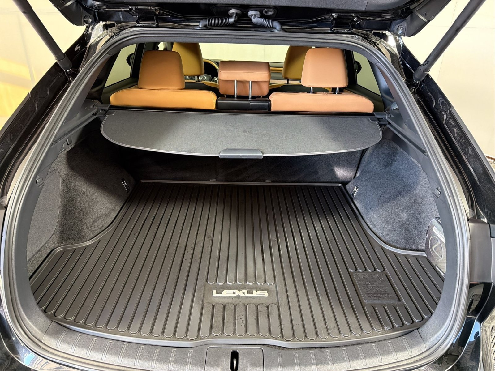 Used 2025 Lexus RX 350 Premium w/ Accessory Package AWD/4WD image 26