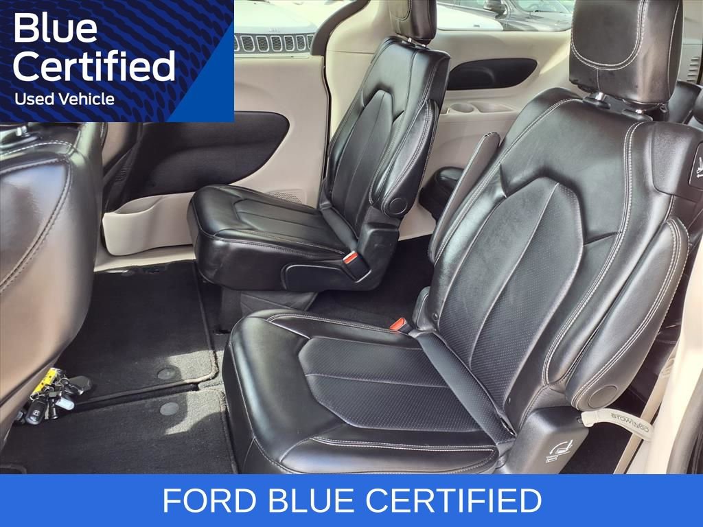 Used 2024 Chrysler Pacifica Touring-L FWD image 27