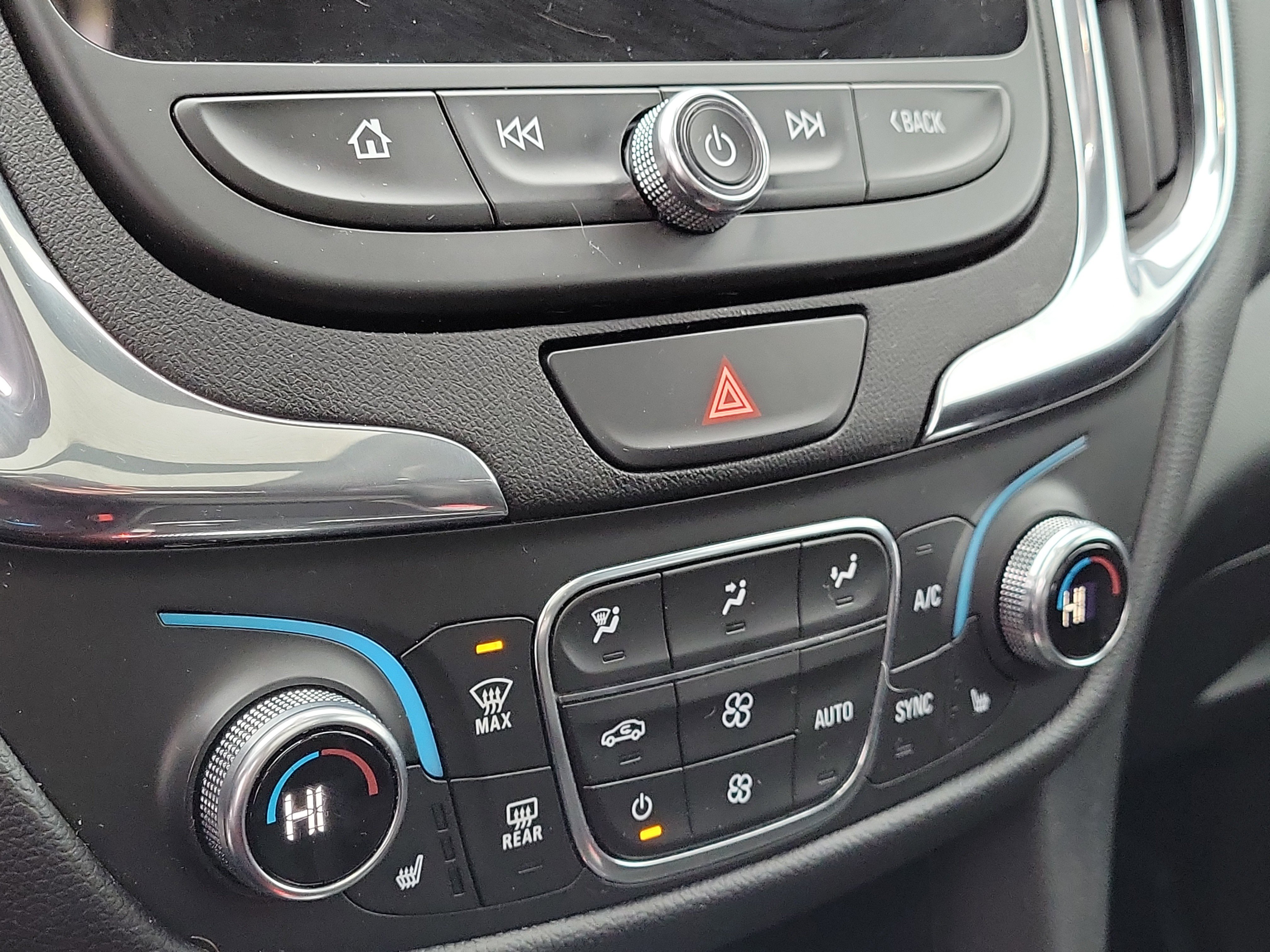 Used 2020 Chevrolet Equinox LT w/ Sport Edition image 31