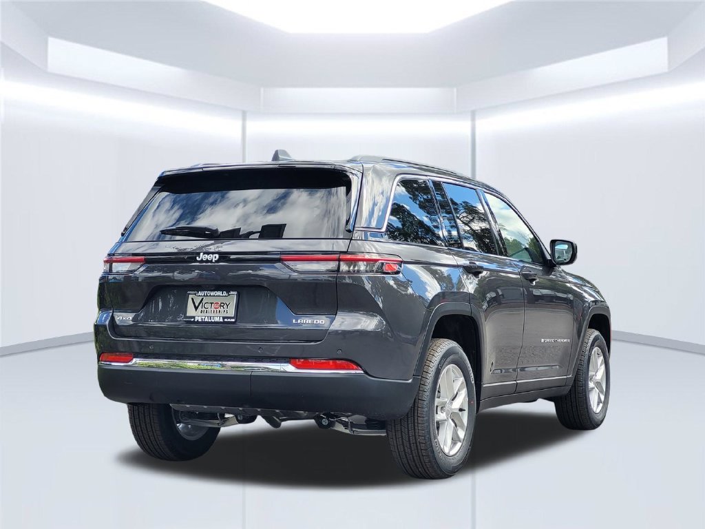 New 2026 Jeep Grand Cherokee Laredo X AWD/4WD image 4