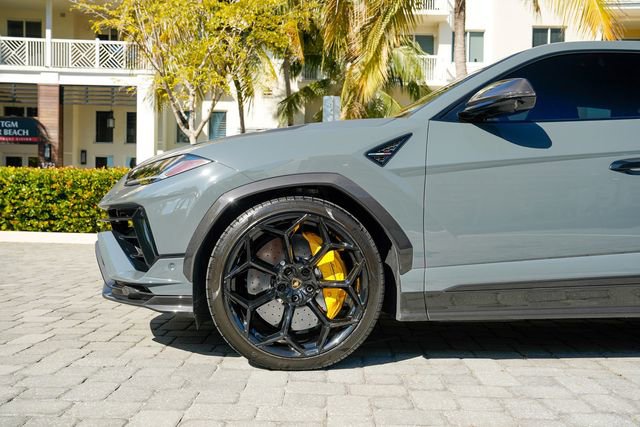 Used 2023 Lamborghini Urus Performante image 13