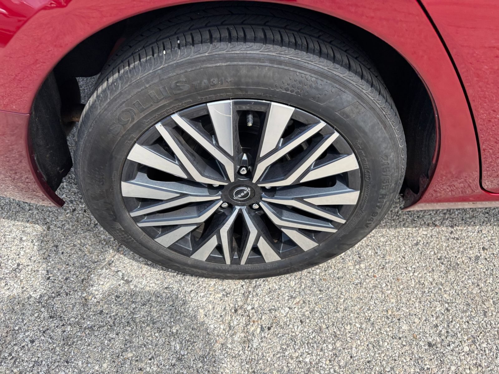 Used 2025 Nissan Altima 2.5 SV FWD image 30