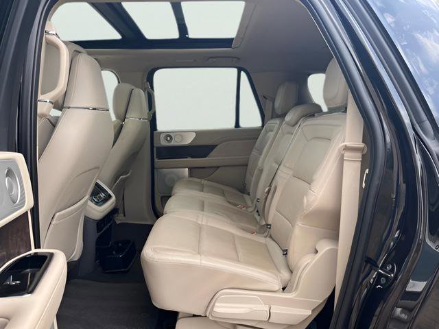 Used 2021 Lincoln Navigator L Reserve w/ Luxury Package image 35