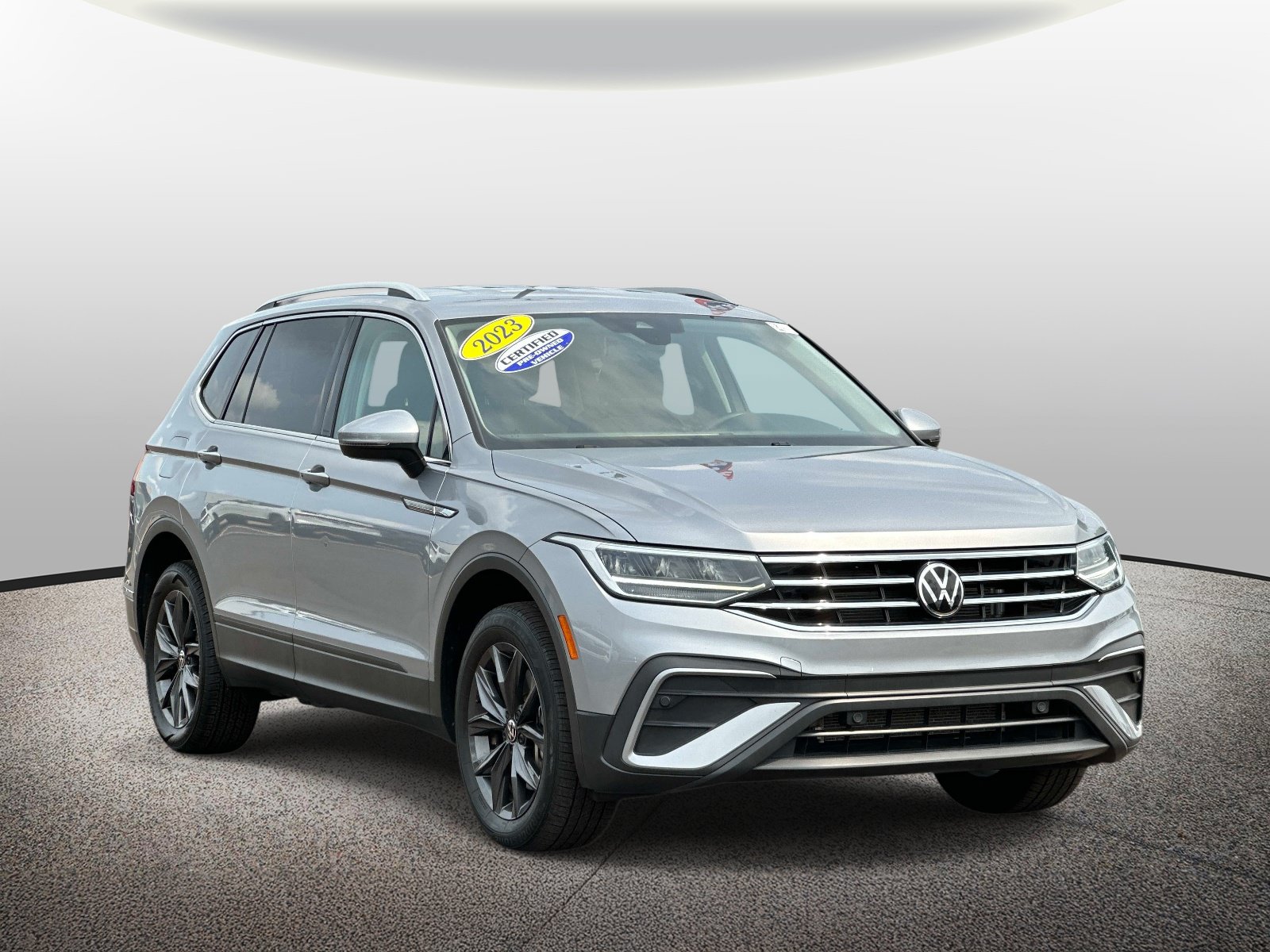 Used 2023 Volkswagen Tiguan SE AWD/4WD image 6