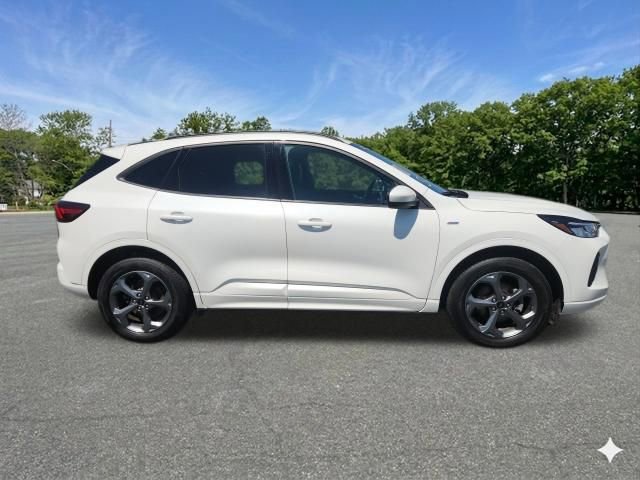 Used 2024 Ford Escape ST-Line Select AWD/4WD image 9