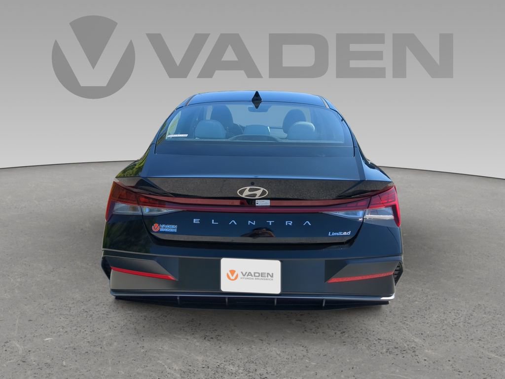Used 2025 Hyundai Elantra Limited FWD image 10