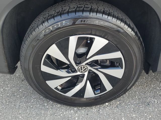 Certified 2025 Volkswagen Tiguan S FWD image 5
