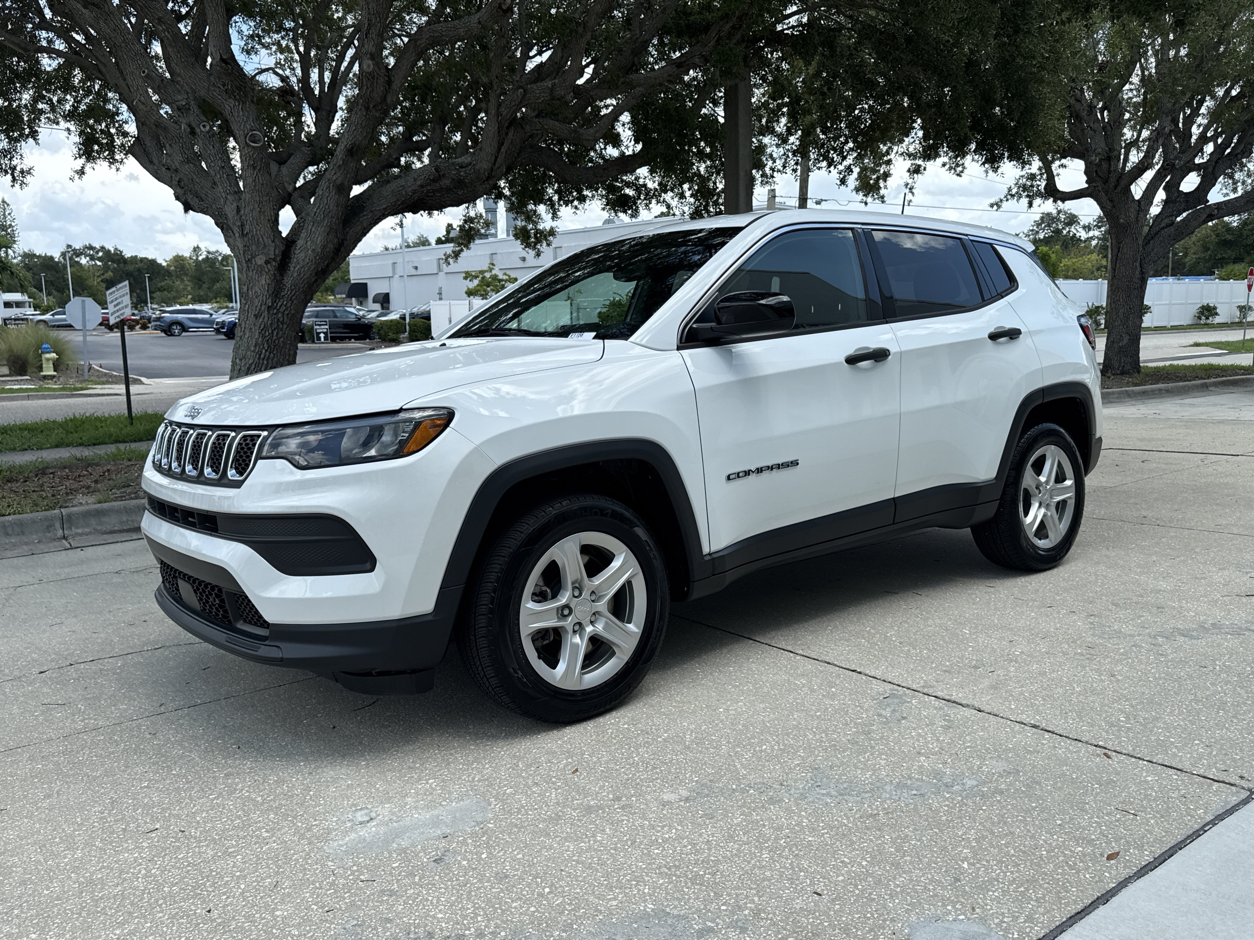 Used 2023 Jeep Compass Sport AWD/4WD image 8