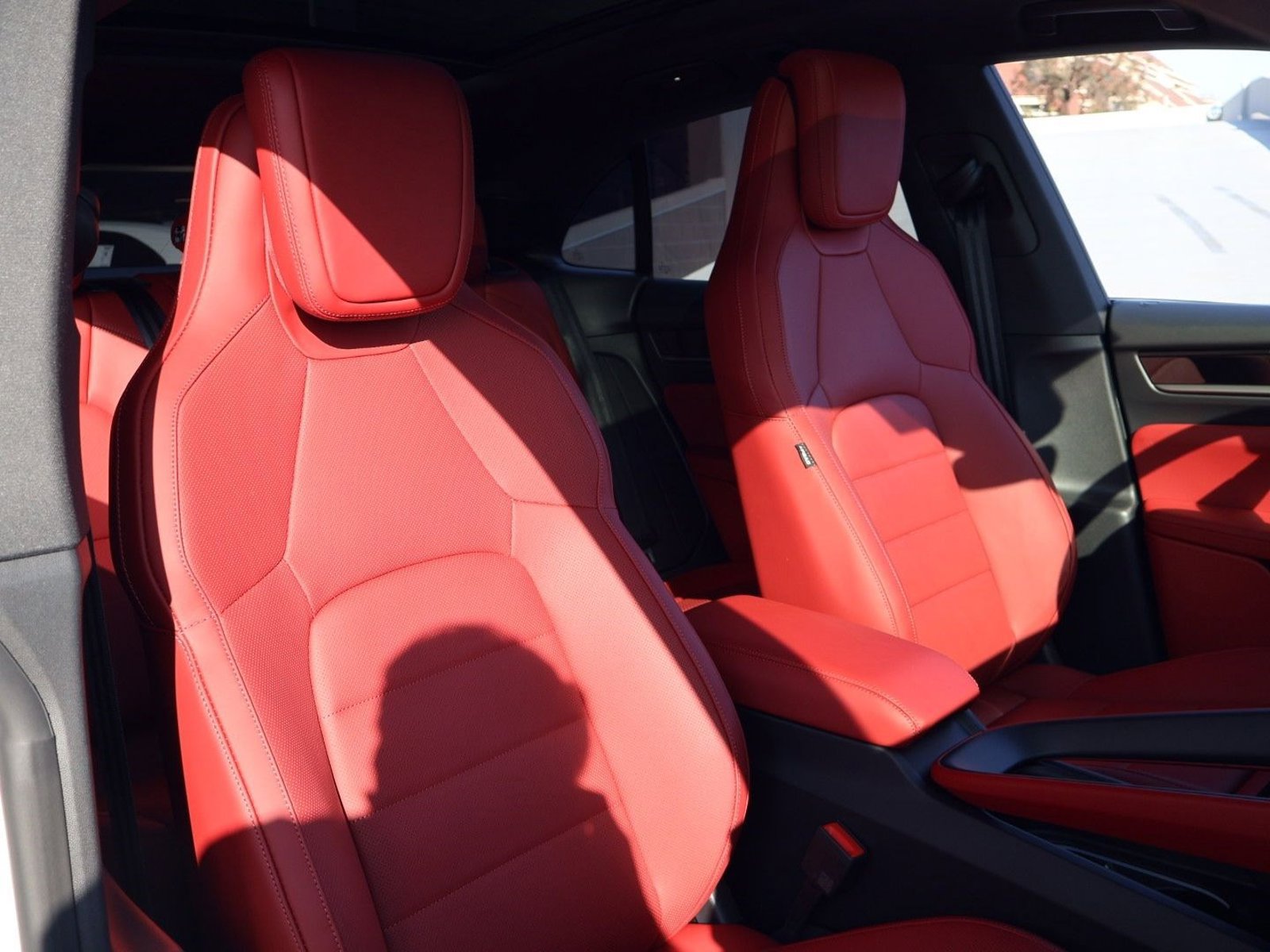New 2026 Porsche Macan 4 Electric AWD/4WD image 22